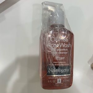 💕Neutrogena pink grapefruit facial cleanser